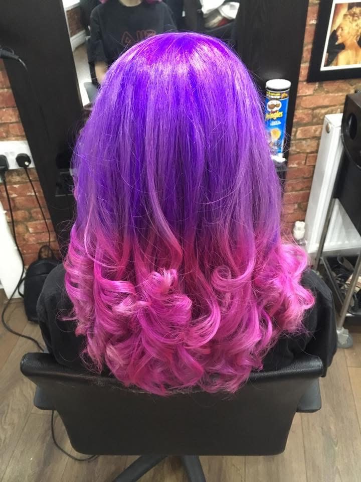 Purple to pink ombre colour